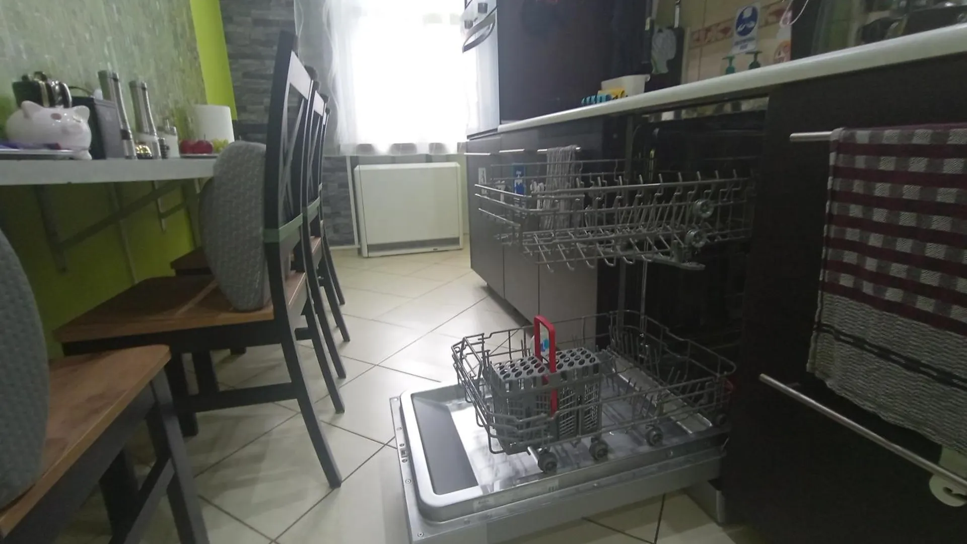 Apartament Venge -Cale Mieszkanie 46M2 Na Wylacznosc - Z Jedna Sypialnia I Jednym Sypialno-Salonem -3 Pietro Bez Windy- Rezerwacja Bez Karty Kredytowej-Klimatyzacja-Netflix-2 Lozeczka Dzieciece- Bezplatny Parking Publiczny Vratislav 0*,