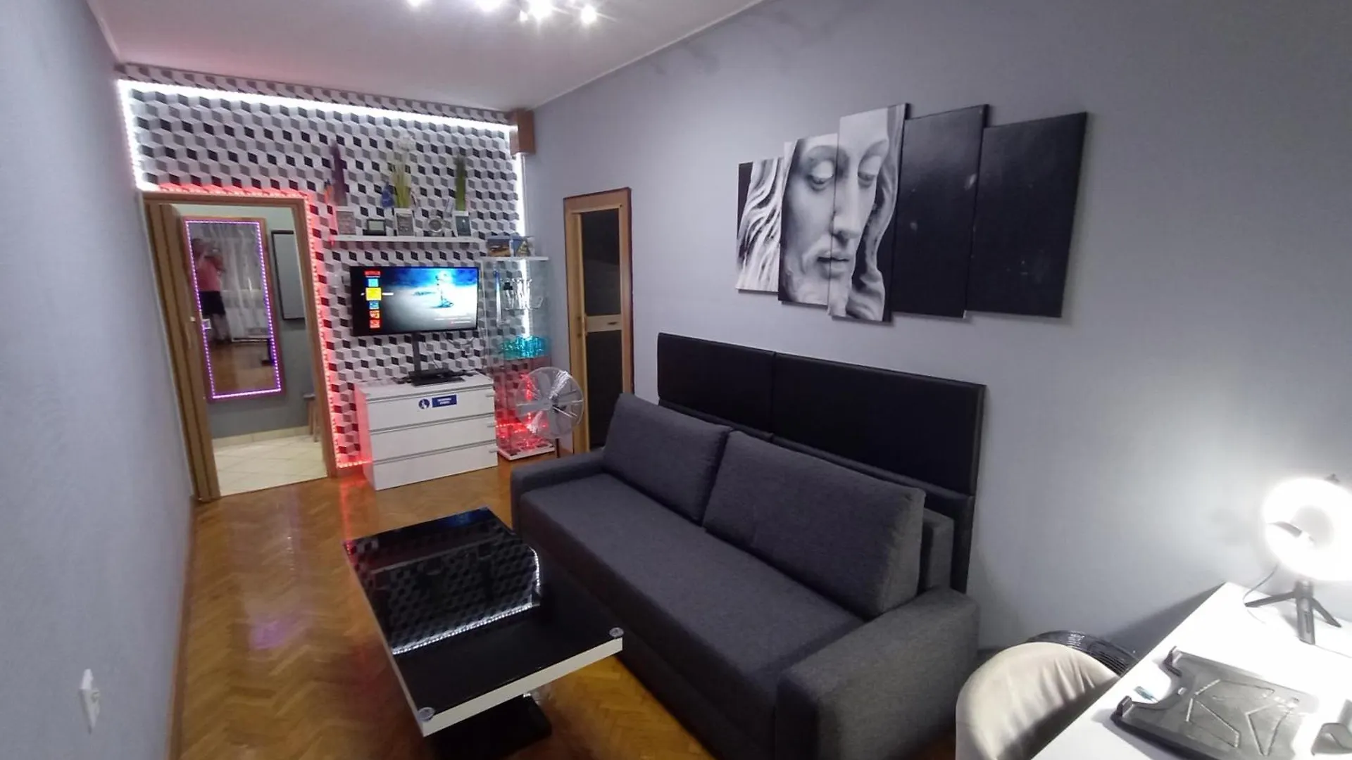 Apartmán Apartament Venge -Cale Mieszkanie 46M2 Na Wylacznosc - Z Jedna Sypialnia I Jednym Sypialno-Salonem -3 Pietro Bez Windy- Rezerwacja Bez Karty Kredytowej-Klimatyzacja-Netflix-2 Lozeczka Dzieciece- Bezplatny Parking Publiczny Vratislav